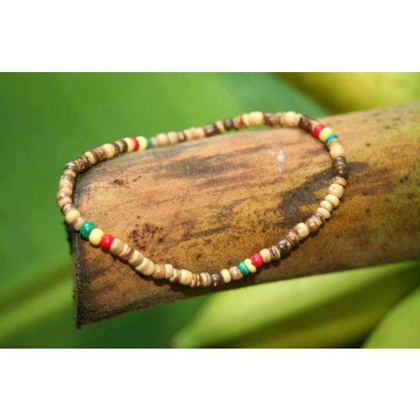 Rastaarmband cocopärlor