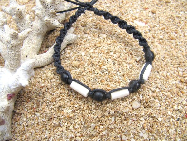 Armband Med Pärlor Av Horn
