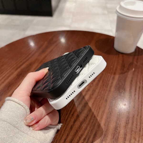 Til iPhone 11 Rhombisk Tekstur Lammeskind Telefoncover