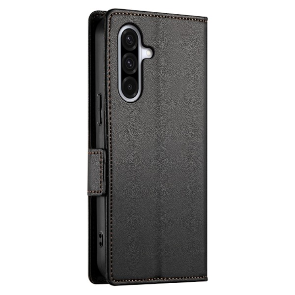 Samsung Galaxy A26 5G Skal med Magnetisk Frostad Läder och Sidobuckle Svart