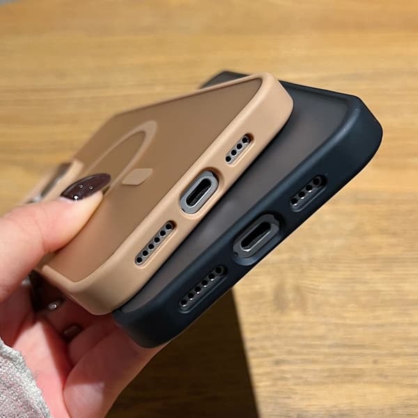 iPhone 18 Pro Max / iPhone 17 Pro Max Frosted Skin Feel MagSafe Skal Ökenguld