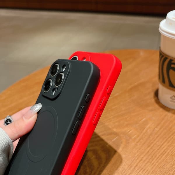 iPhone 17 Pro Skal - Solid Färg av Flytande Silikon med MagSafe Magnet Antikvit