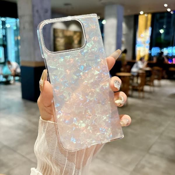för Pixel 10 Pro Fällbar Skal med Pärlemorskalad Textur Beige