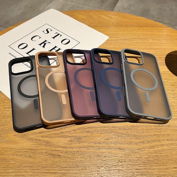iPhone 18 Pro / iPhone 17 Pro Frosted Skin Feel MagSafe Skal Ökenguld