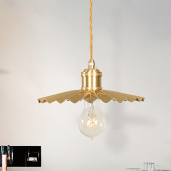 Ren vintage mässingskronljus i ren koppar med veckad skärm och 5W trefärgad LED-lampa