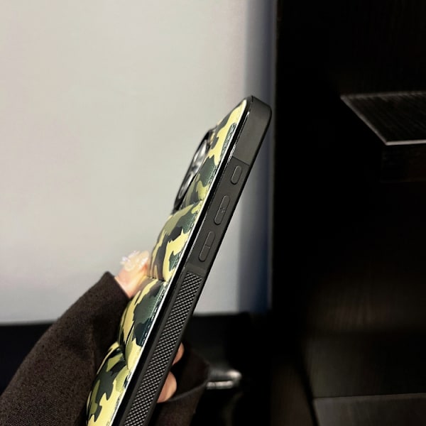 iPhone 16 Pro Max Camouflage Eiderdown Airbag Skal Grön-A