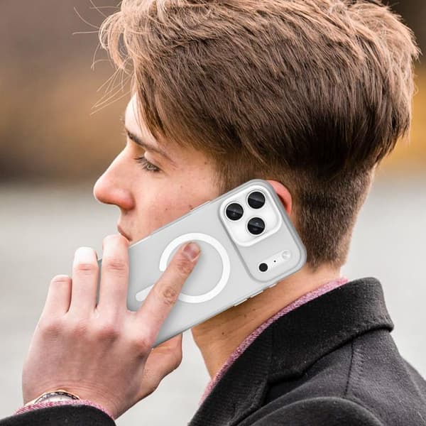 iPhone 18 Pro Max / iPhone 17 Pro Max Skal - Frostad Genomskinlig TPU + PC med Full Täckning Vit