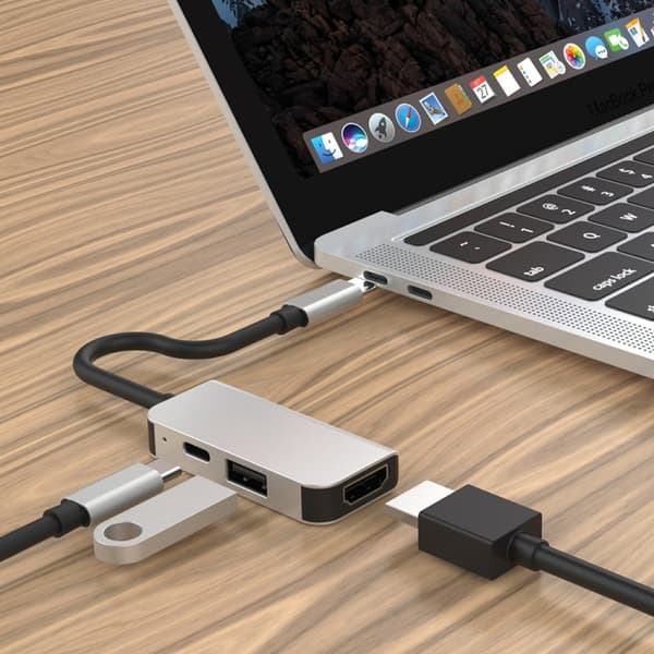 3-i-1 Multifunktionell USB-C / Typ-C till PD USB-C / Typ-C + Micro USB + HDTV Hub Dockningsstation