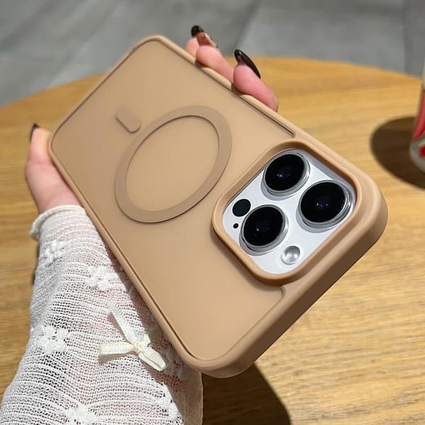 iPhone 18 Pro Max / iPhone 17 Pro Max Frosted Skin Feel MagSafe Skal Ökenguld