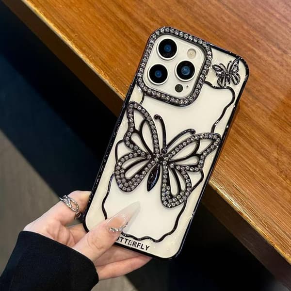 iPhone 18 Pro Max / iPhone 17 Pro Max Skal med Hålformad Fjäril och Elektroplätering Roséguld