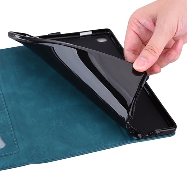 iPad Pro 13 2024 Skal - Kärleksfjäril Prägling Läder Fodral Blå