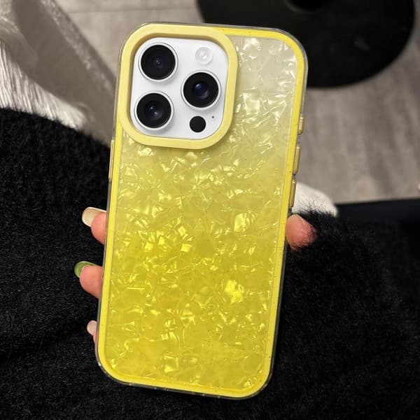 iPhone 16 Pro Skal med PC Linsering, Gradient och Textur – 3 1 Telefon Skal Gul