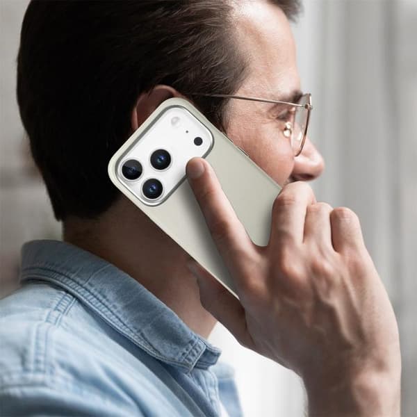 iPhone 18 Pro Max / iPhone 17 Pro Max Skal med elektropläterade metallknappar och MagSafe Vit