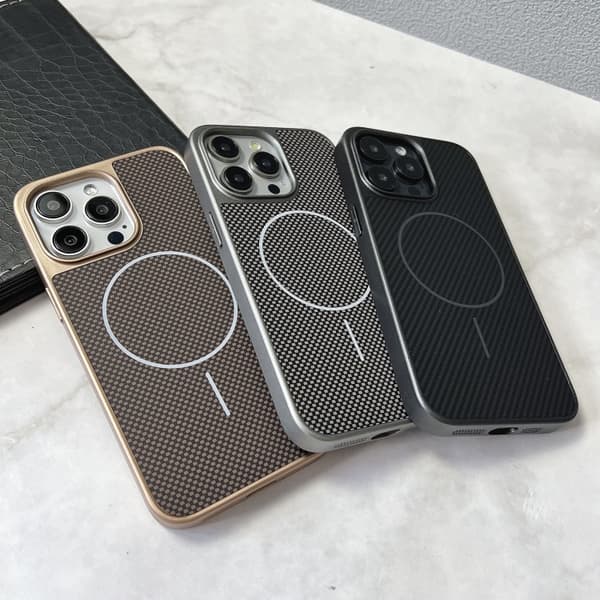 iPhone 16 Pro Max Pita Series MagSafe TPU + PC Textur Skal Guld