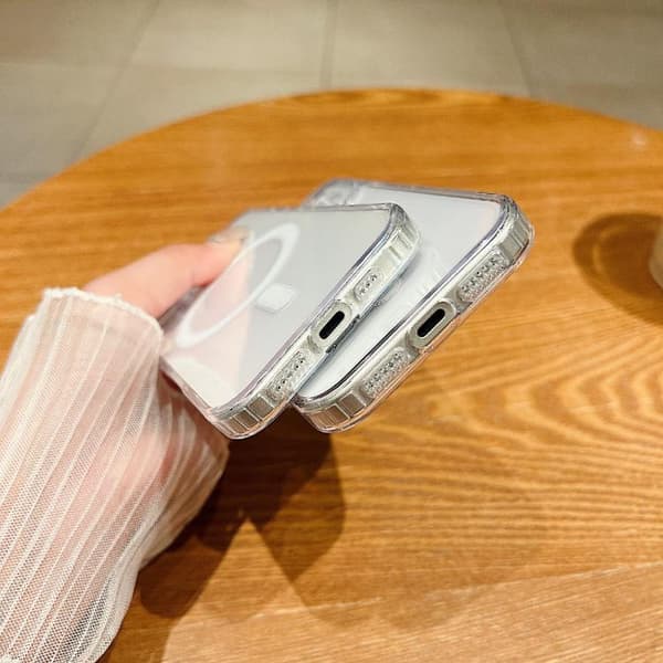 iPhone 18 Pro Max / iPhone 17 Pro Max Skal - Klar Akryl TPU med Fine Hole MagSafe
