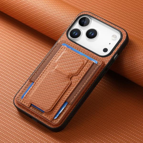 iPhone 18 Pro Max / iPhone 17 Pro Max Skal - Kolfiber med Fällbart Ställ och Elastisk Kortficka Brun