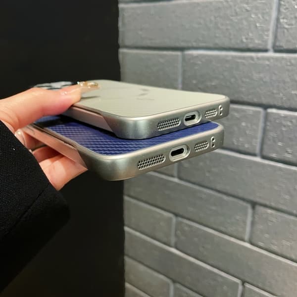 iPhone 16 Pro Max AG Kolfiber Frameless MagSafe Skal Grå