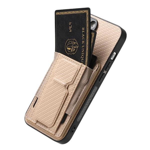iPhone 17 Skal - Kolfiber med Fällbart Ställ och Elastisk Kortficka Kaki
