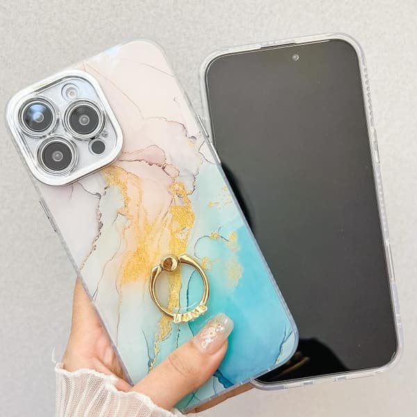 iPhone 16 Pro Max Skal med Elektropläterad Marmor Textur och Ringhållare Guld Vit S1