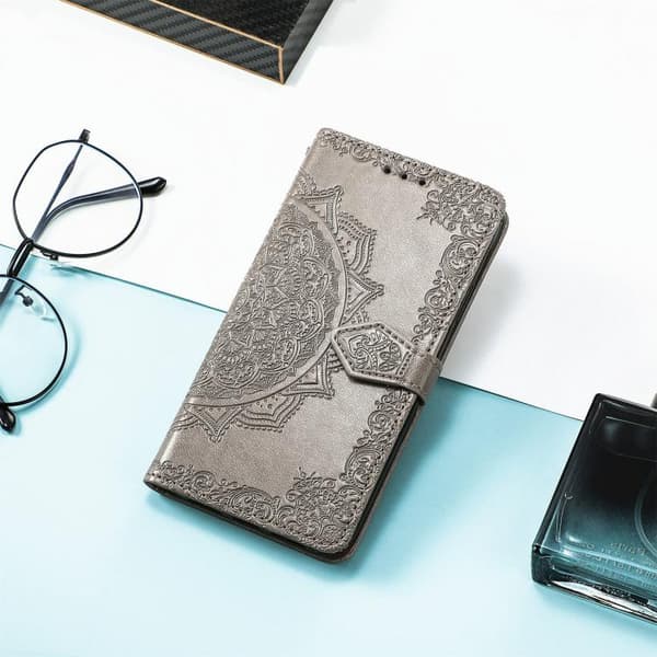 iPhone 17 Air Skal läderfodral med präglad mandala-blomma Grå