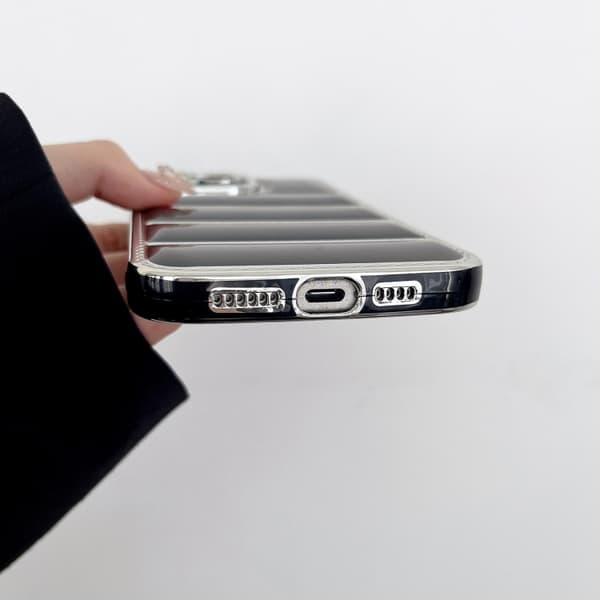 iPhone 16 Pro Max Skal med Elektropläterad Silverkant och Eiderdown TPU - Skydda din telefon med stil! Blå