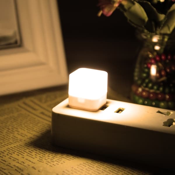 Cube LED USB Mini Nattlampa (Varm Vit)