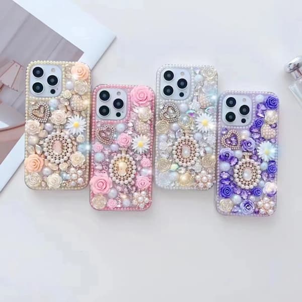 iPhone 16 Pro Diamantinlagd Ros PC Skal Vit