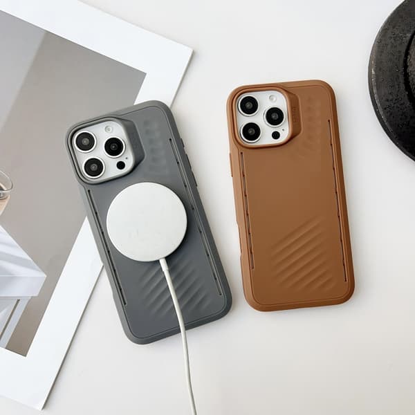 iPhone 16 Pro Max Gaer4 Imitation MagSafe Stötsäker TPU Skal Svart