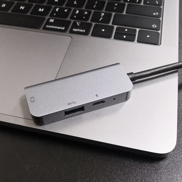 3-i-1 Multifunktionell USB-C / Typ-C till PD USB-C / Typ-C + Micro USB + HDTV Hub Dockningsstation