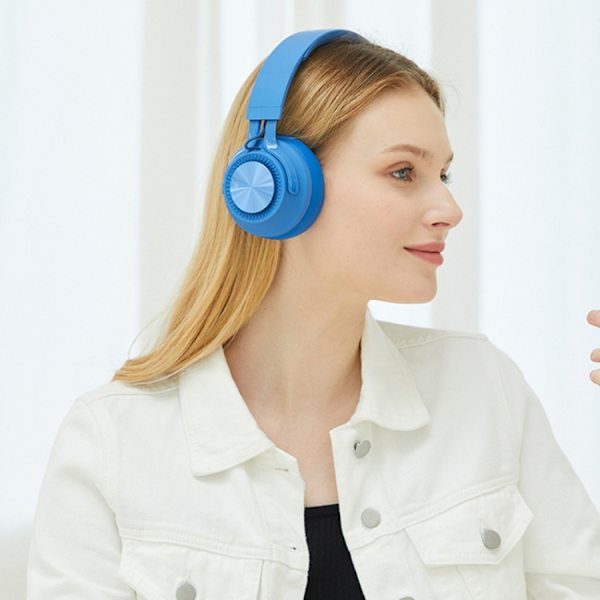 P1 Trådlösa Bluetooth 5.0 Stereo Mjuka Läder Öronmuffar Fällbara Headset Inbyggd Mikrofon för PC / Mobiltelefoner Blå