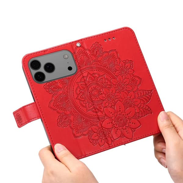 iPhone 17 Pro Skal läderfodral med sju-bladiga blommor - relief Röd