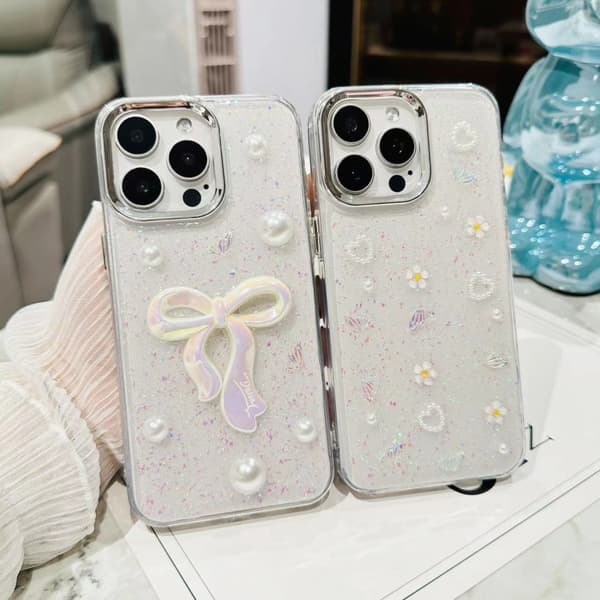 iPhone 16 Pro Max 3D Båge Pärla Kärlek Blomma Skal Fjärilskärleksblommor