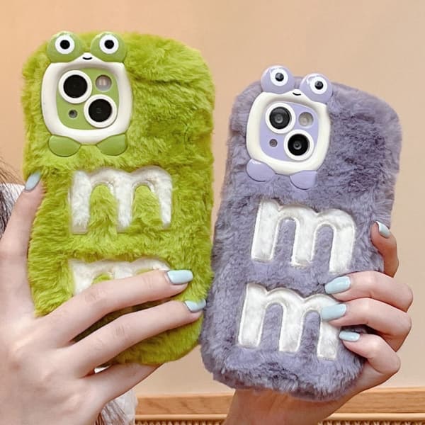 iPhone 16 Pro Max Broderad Plysch TPU Skal Grundbåge