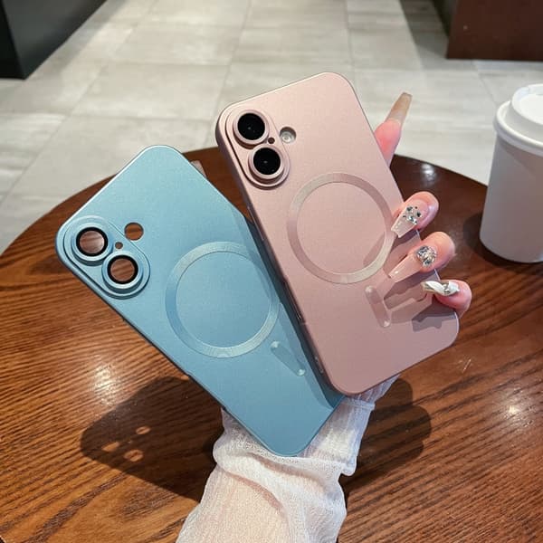 iPhone 16 Pro Max Metallic Paint Magsafe Liquid TPU Skal Silver
