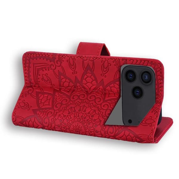 iPhone 18 Pro / iPhone 17 Pro Skal läderfodral med mandala präglad design - dubbelvik Röd