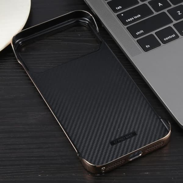 iPhone 18 Pro Max / iPhone 17 Pro Max Skal - elektropläterad, ramfri, frostad och anti-reflex PC med MagSafe Ökenguld