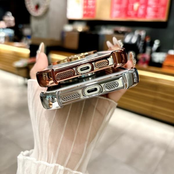iPhone 16 Pro Skal med MagSafe och Linsskydd Guld