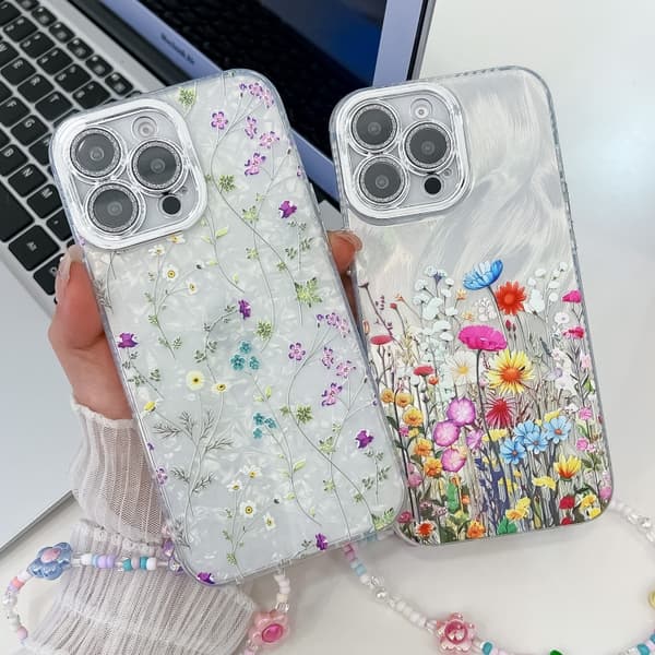 iPhone 16 Pro Skal med Elektropläterad Blomtextur TPU - Elegant och Skyddande Mobilskal Lilla vildblomman SH3