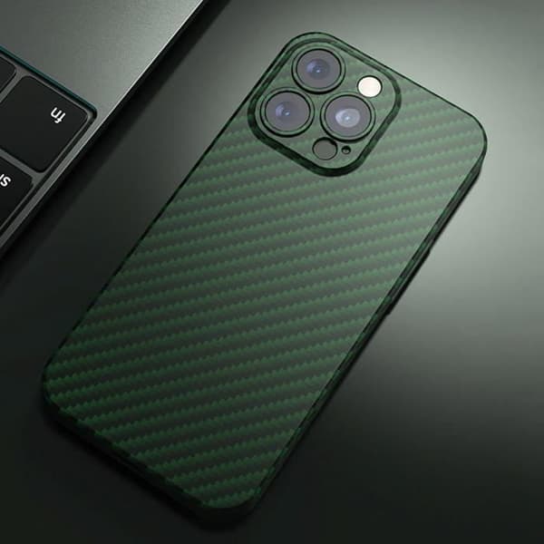 Skyddsskal - BOOLING - för iPhone 13 Pro - Mörkgrön - Mosaikmönster - Flexibelt Midnattsgrönt