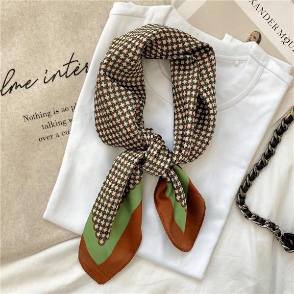 Sjal for kvinner, silke, lyse farger Ring buckle green