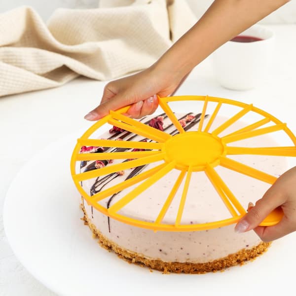 Yellow Double-Sided Cake Portion Marker: 10/12 Slice Divider for Evenly Cut Cheesecakes, Pies & Desserts – Essential Baking Tool