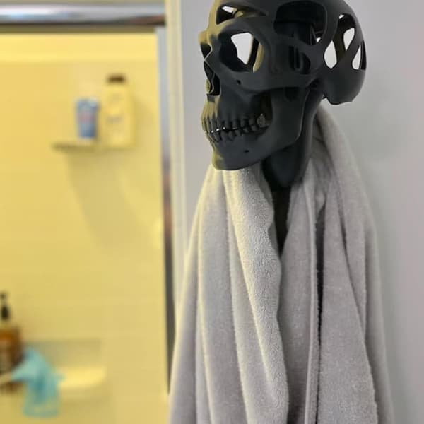 3D Skull Helmet Display Pack, Skull Wall Decoration, Skull Helmet Holder