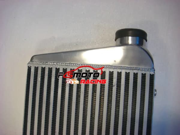 Aluminium Intercooler, Effektiv Kyldesign, Kompakta Mått, Stora Inlopp och Utlopp