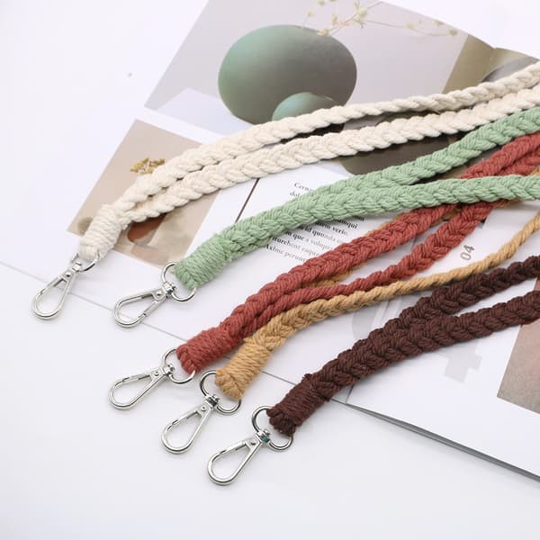 Punottu avaimenperä avaimille ja henkilökortille Green 48*2cm