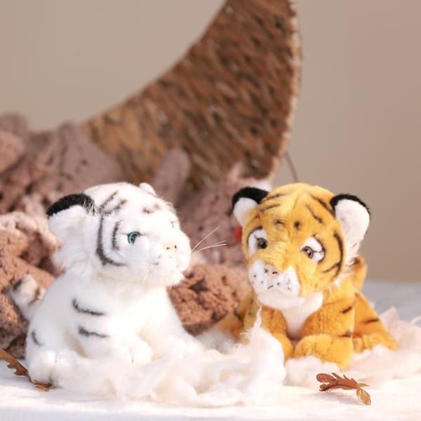 Siddende Tiger Plyslegetøj - 15cm White