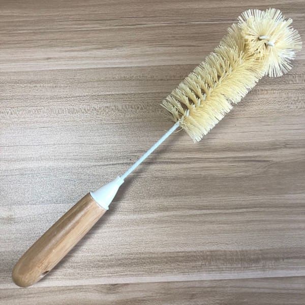 PVC-pullosivellin, keittiöharja, pitkävartinen kupinpesuharja.