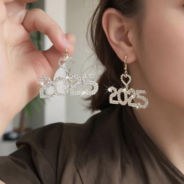 Chikke 2025 Digitale Hjerteøreringe Indlagt Med Rhinestones Af Høj Kvalitet Velegnet Til Moderne Modeentusiaster Sølv Silver