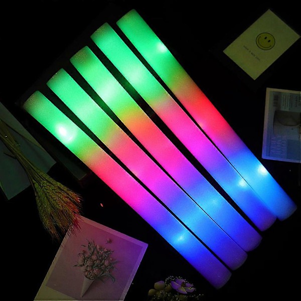 Musiikkikonsertti Glow Stick -seremonia Vilahteleva LED-tikku Glowstick Paristokäyttöinen Taikasauva Valo Koriste Värikäs