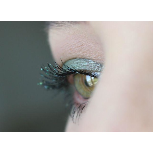 L'Oreal Volume Million Lashes Mascara Glitter Top Coat Transparent with dark green glitter