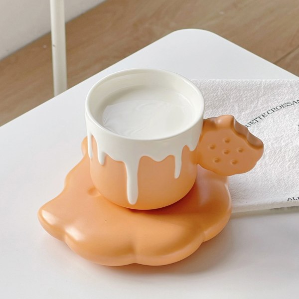 Luovat ja söpöt keksimuotoiset muki- ja alusastiasetit, keraaminen kahvimuki toimistoon ja kotiin, 7,4 unssia/220 ml teelle, lattelle ja maidolle